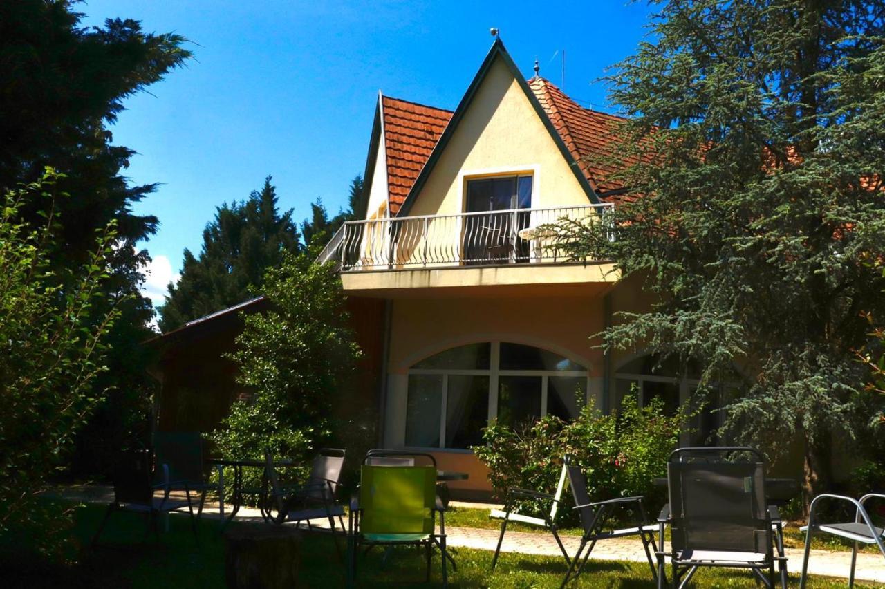 Hotel Wagner Panzió Cserszegtomaj Exterior foto
