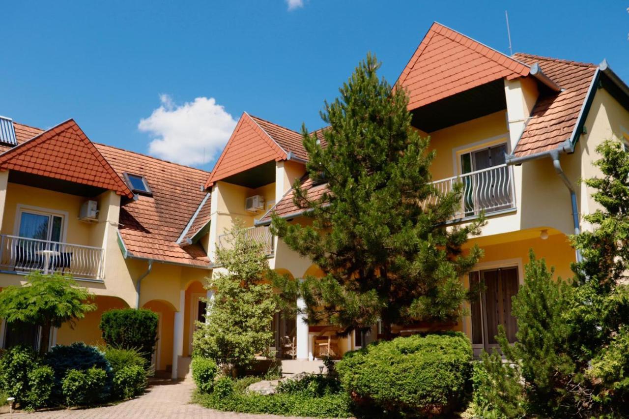 Hotel Wagner Panzió Cserszegtomaj Exterior foto