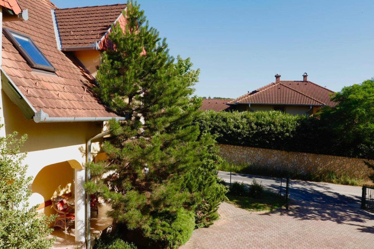 Hotel Wagner Panzió Cserszegtomaj Exterior foto
