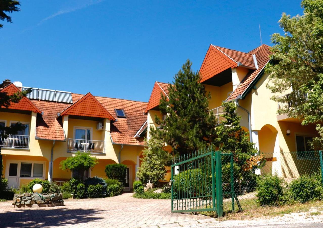 Hotel Wagner Panzió Cserszegtomaj Exterior foto