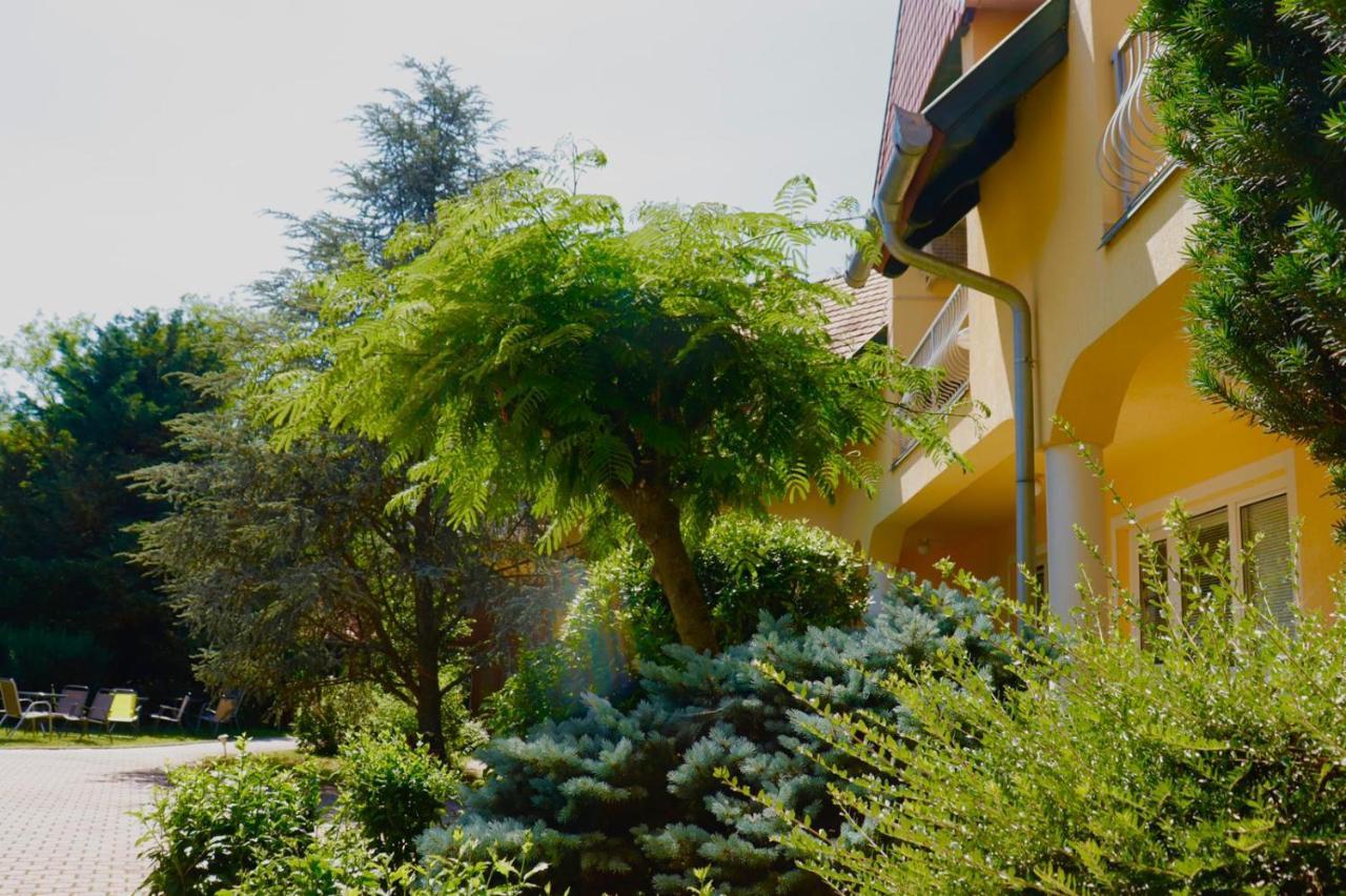 Hotel Wagner Panzió Cserszegtomaj Exterior foto